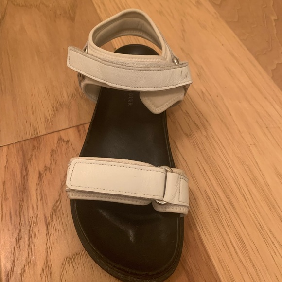 Black and white sandels size 37 - Picture 3 of 8